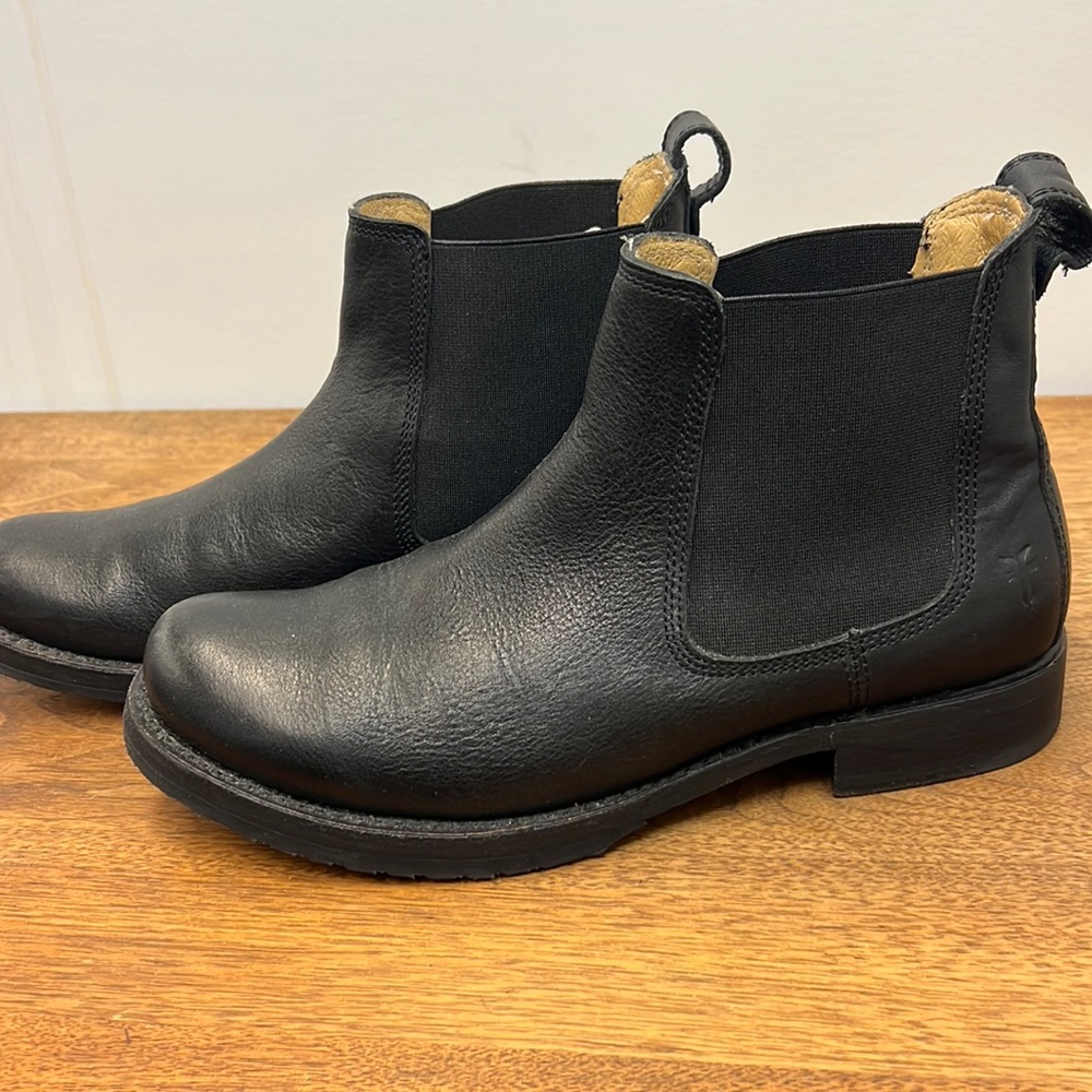 Women’s Frye Black Chelsea Boot